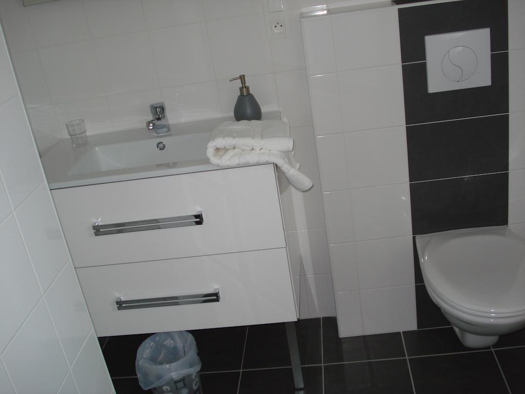 Domaine Du Pre Sale Bed & Breakfast Roz sur Couesnon Ruang foto