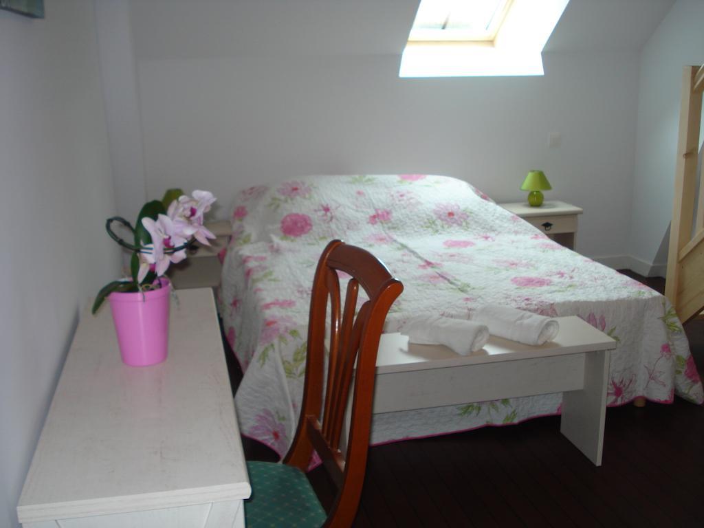 Domaine Du Pre Sale Bed & Breakfast Roz sur Couesnon Ruang foto